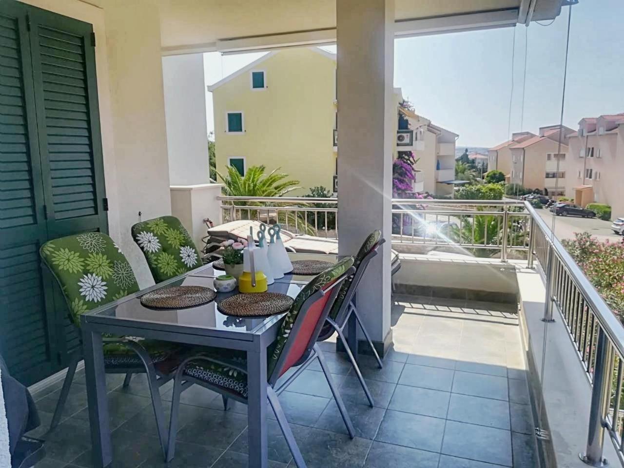 Apartment Zana Novalja Exterior photo